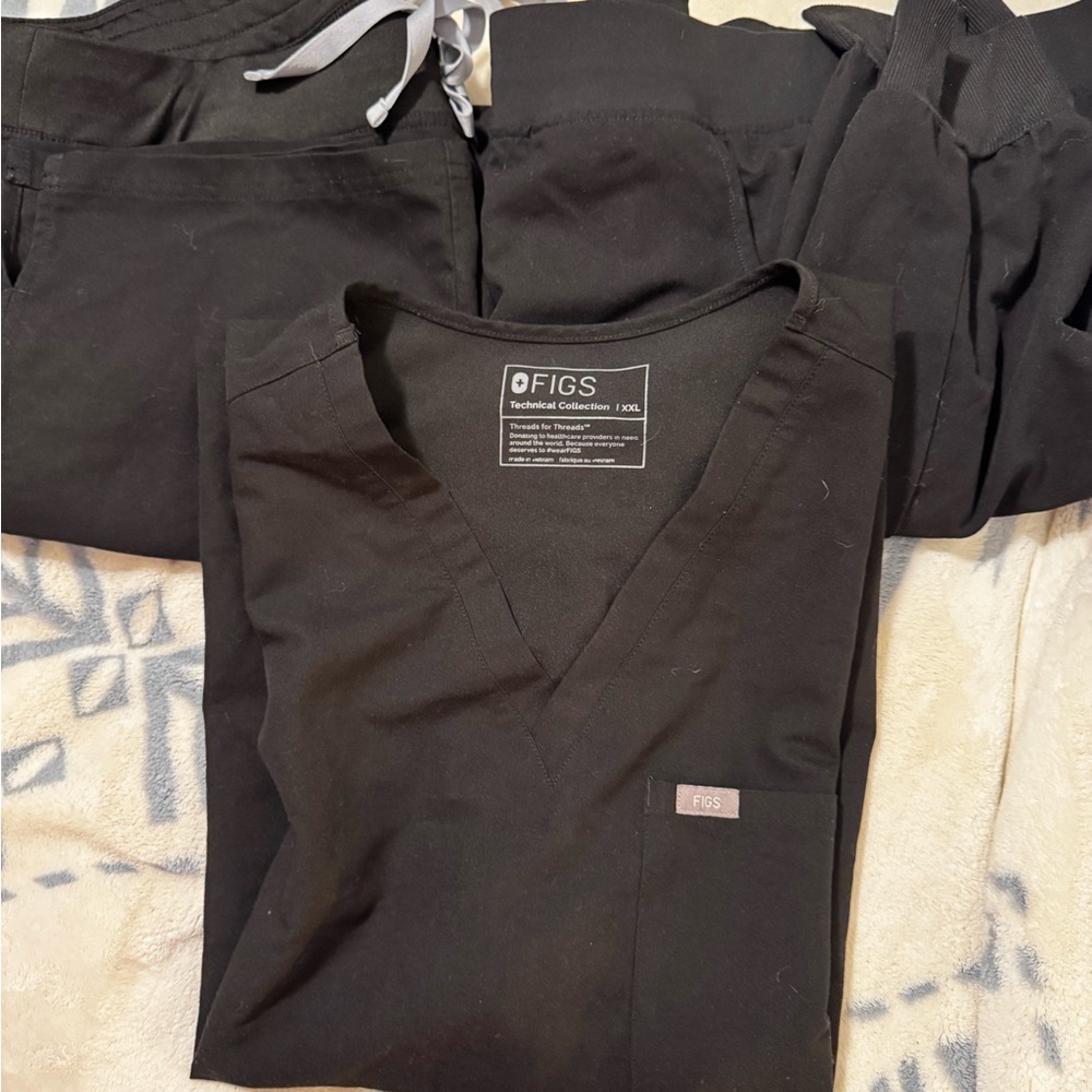 Figs Charcoal Technical Collection Top